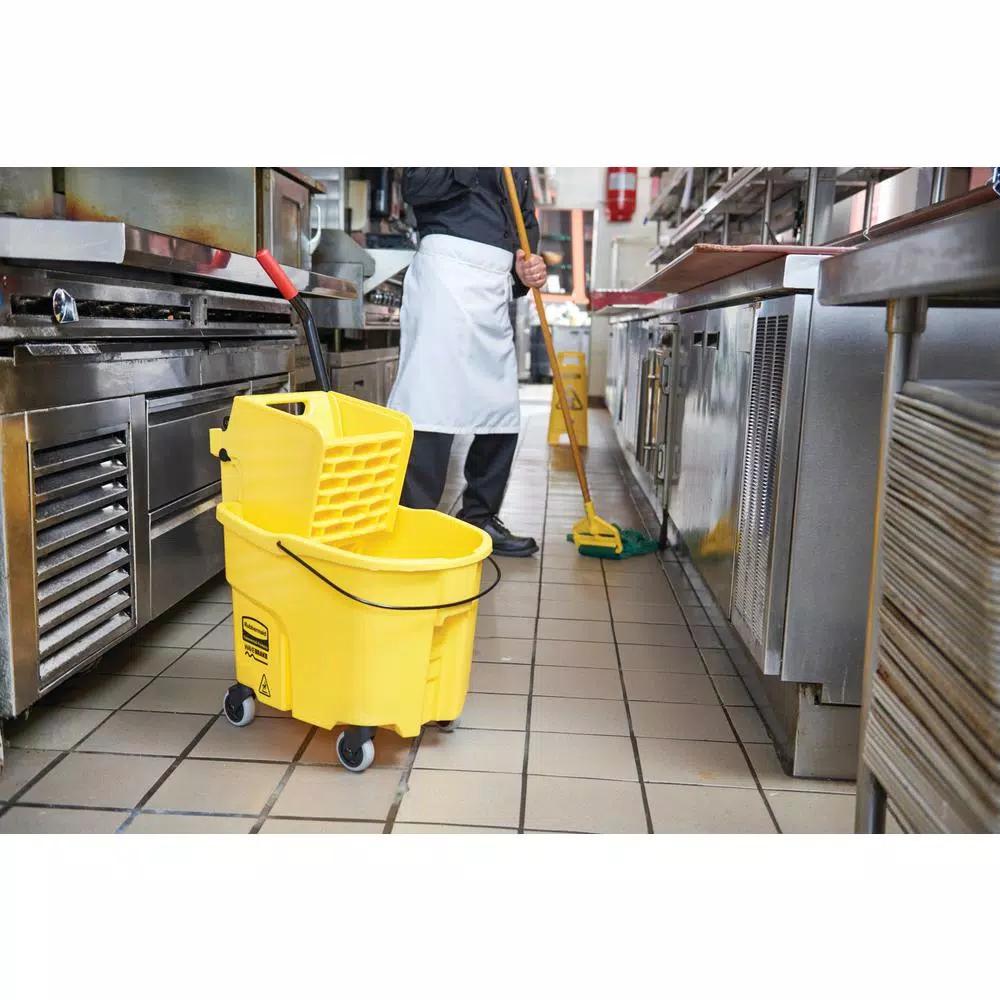 Rubbermaid Commercial Products Rubbermaid WaveBrake 35 Qt. Plastic Mop Bucket with Wringer, Yellow