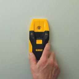 DEWALT 3/4 in. Center Sensor Stud Finder and 20 oz. Hammer Bundle thumbnail 7