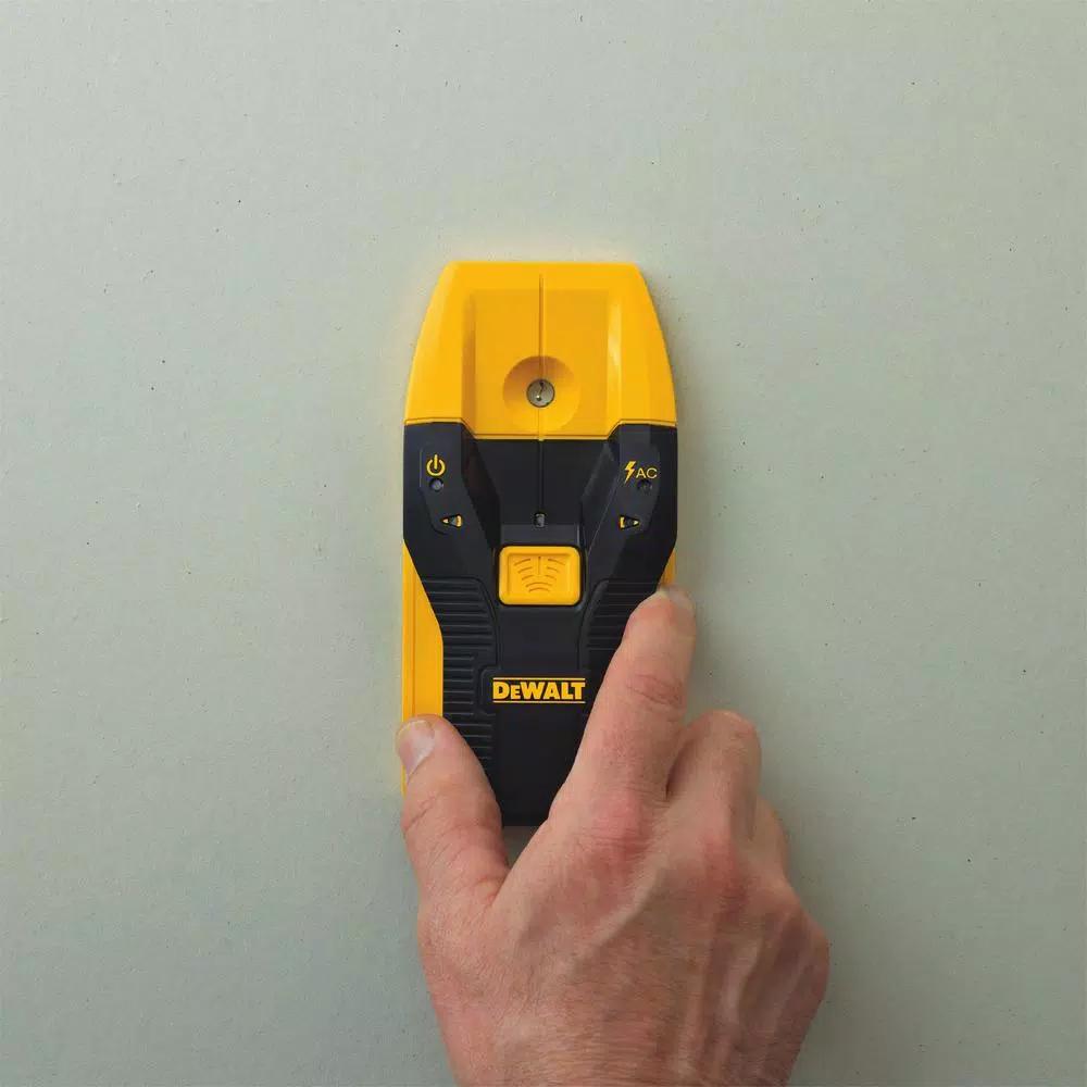 DEWALT 3/4 in. Center Sensor Stud Finder and 20 oz. Hammer Bundle
