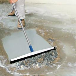 Unger 22 in. Foam Rubber Floor Squeegee with Lightweight Plastic Base, Threaded Connection thumbnail 4