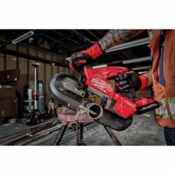 Milwaukee M18 FUEL 18V Compact Dual-Trigger Brushless Cordless Band Saw Kit with Two 3.0 Ah Batteries thumbnail 8