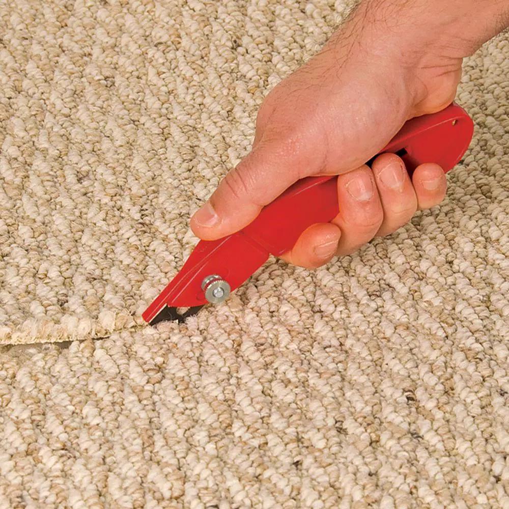 ROBERTS Slotted Blade Carpet Knife with Thumb Guard and Internal Blade Storage