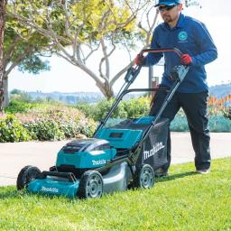 Makita 21 in. 18V X2 (36V) LXT Brushless Cordless Walk Behind Push Lawn Mower Kit with 4 Batteries thumbnail 7