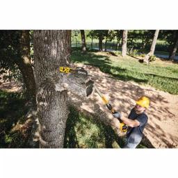 DEWALT 20V MAX Cordless Brushless 3-Tool Combo Kit: 14 in. String Trimmer, 8 in. Pole Saw & 22 in. Hedge Trimmer thumbnail 9