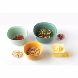 Brabantia 4-Piece Mixing Bowl Set with Colander, Juicer, and Measuring Jug thumbnail 7