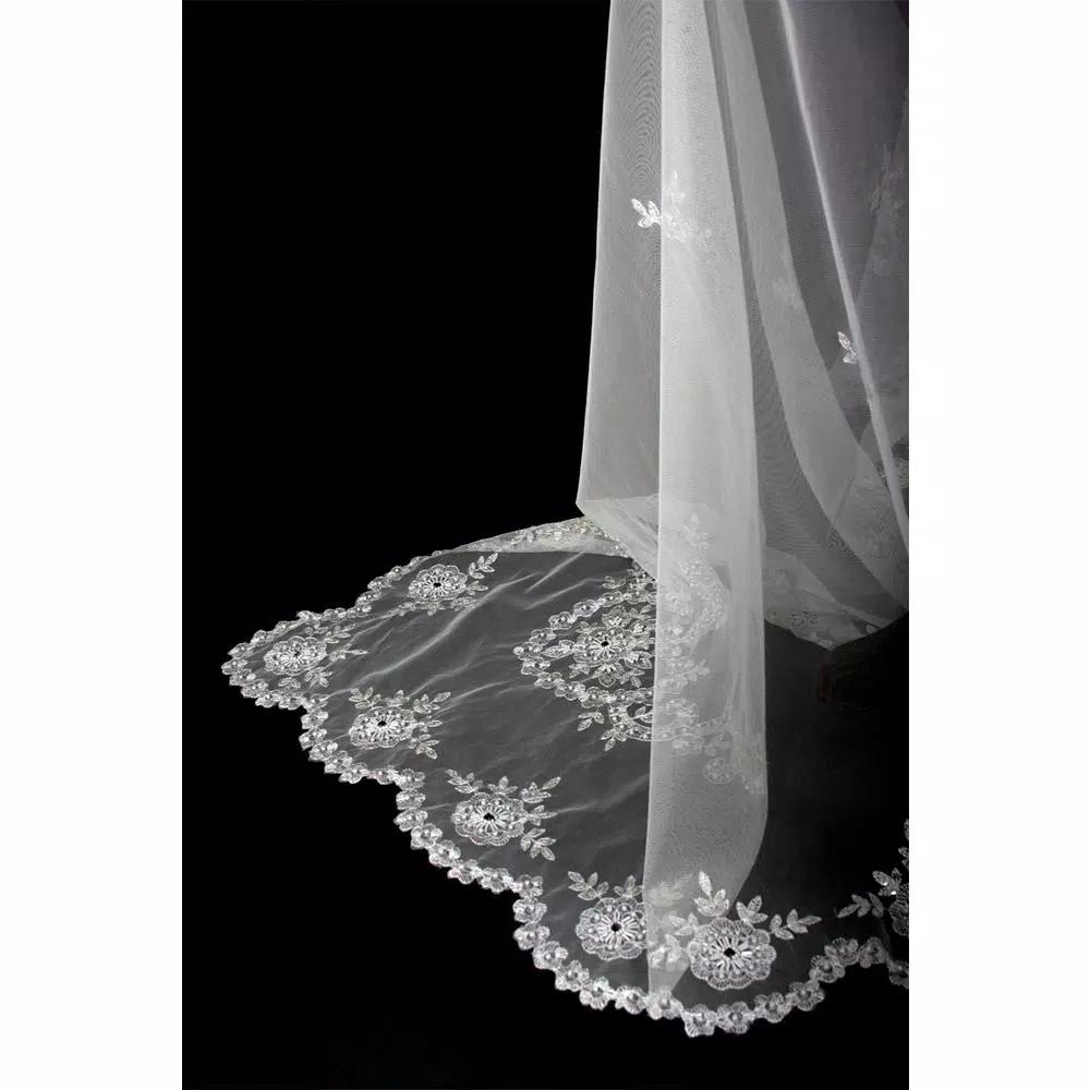 Manor Luxe Xia Home Fashions 80 x 80 in. Merrigold Lace Embroidered Tablecloth with Beaded Accents, White