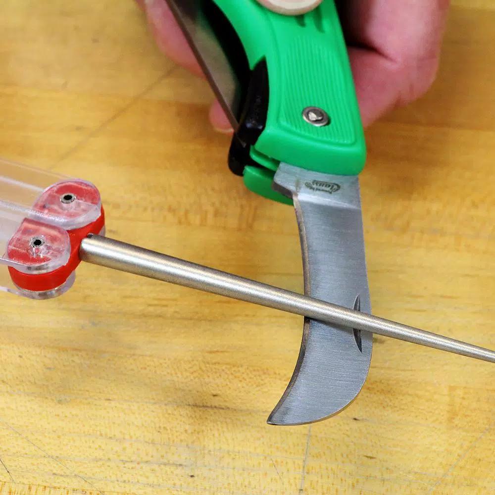 DMT Diafold Serrated Knife Sharpener with Fine Diamond Surface