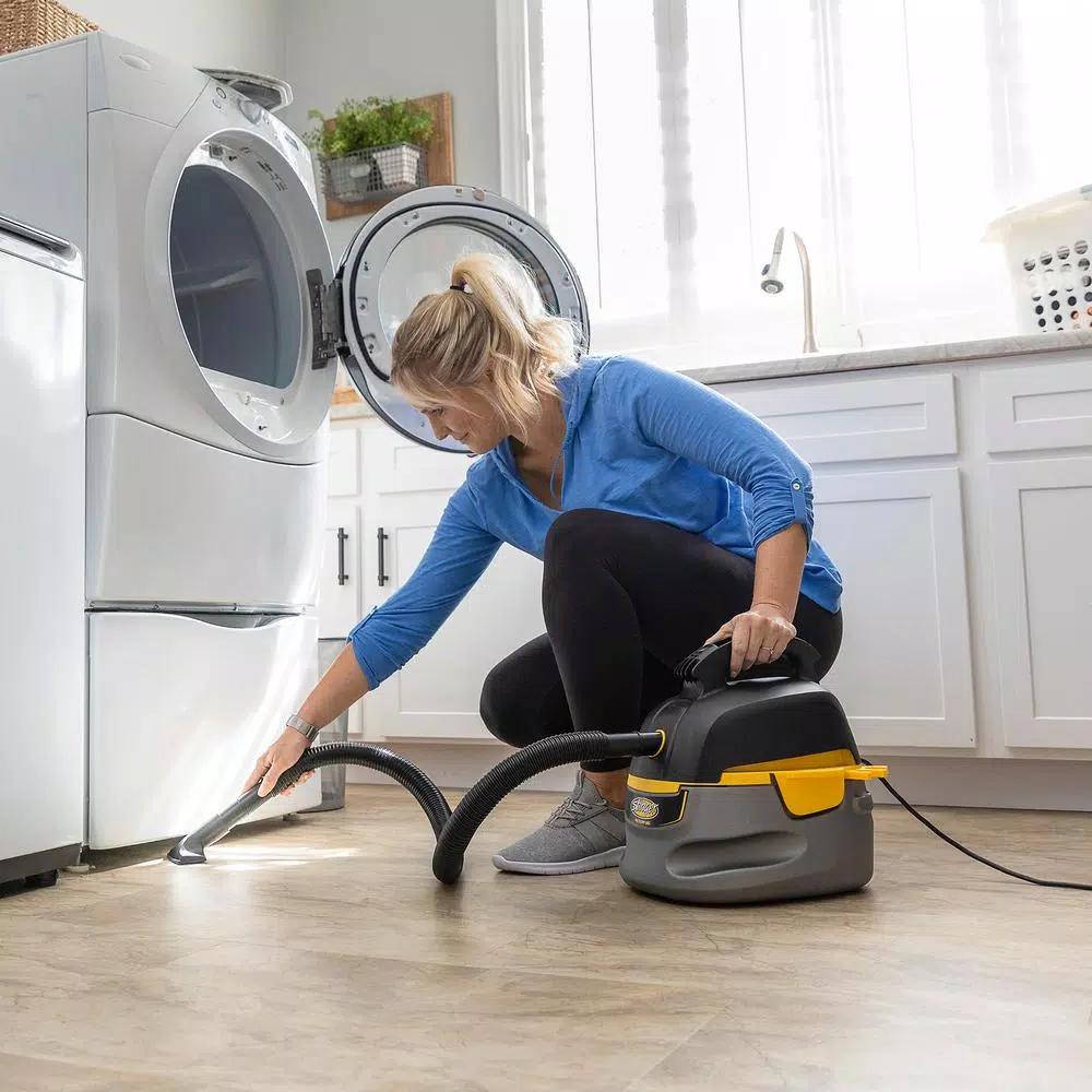 Stinger 2.5 Gal. 1.75 Peak HP Compact Wet/Dry Shop Vacuum with Hose and 6 Filter Bags