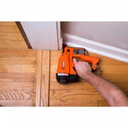 Paslode 18-Gauge Cordless Lithium-Ion Brad Nailer Kit thumbnail 3