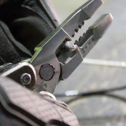 Klein Tools Electrician's Multi-Tool with 7-in-1 Functions and Drop Point Knife thumbnail 4