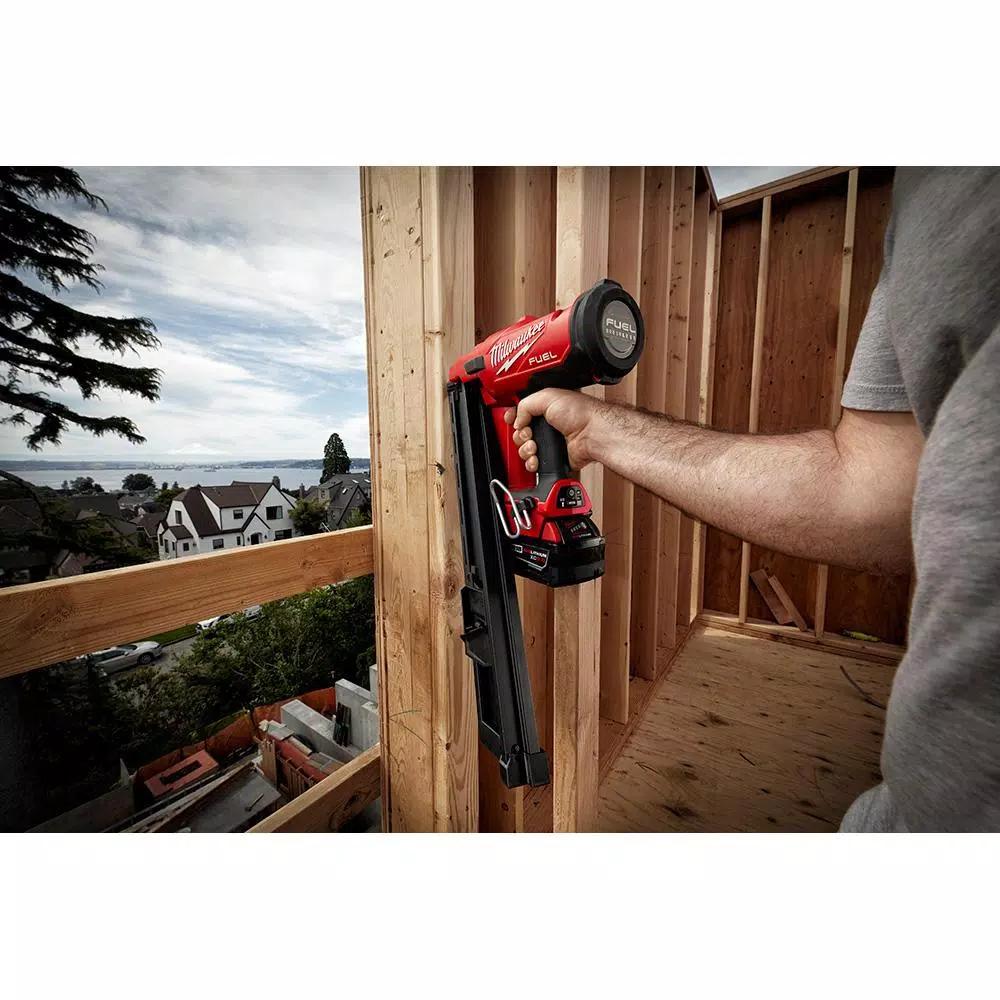 Milwaukee M18 FUEL 3-1/2 in. 30-Degree Cordless Framing Nailer Kit with Performance Safety Glasses