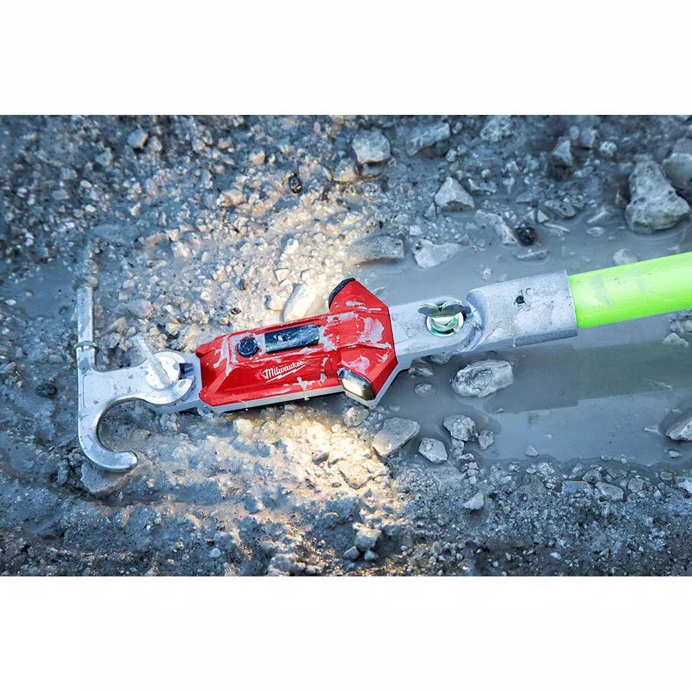 Milwaukee REDLITHIUM USB 350 Lumen LED Utility Hot Stick Flashlight