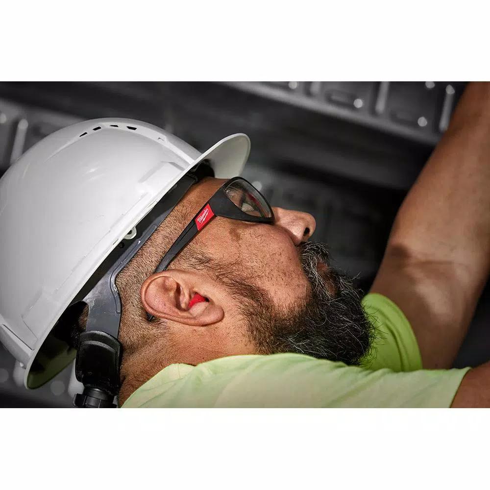 Milwaukee Red Disposable Foam Earplugs, 100-Pack, 32 dB NRR