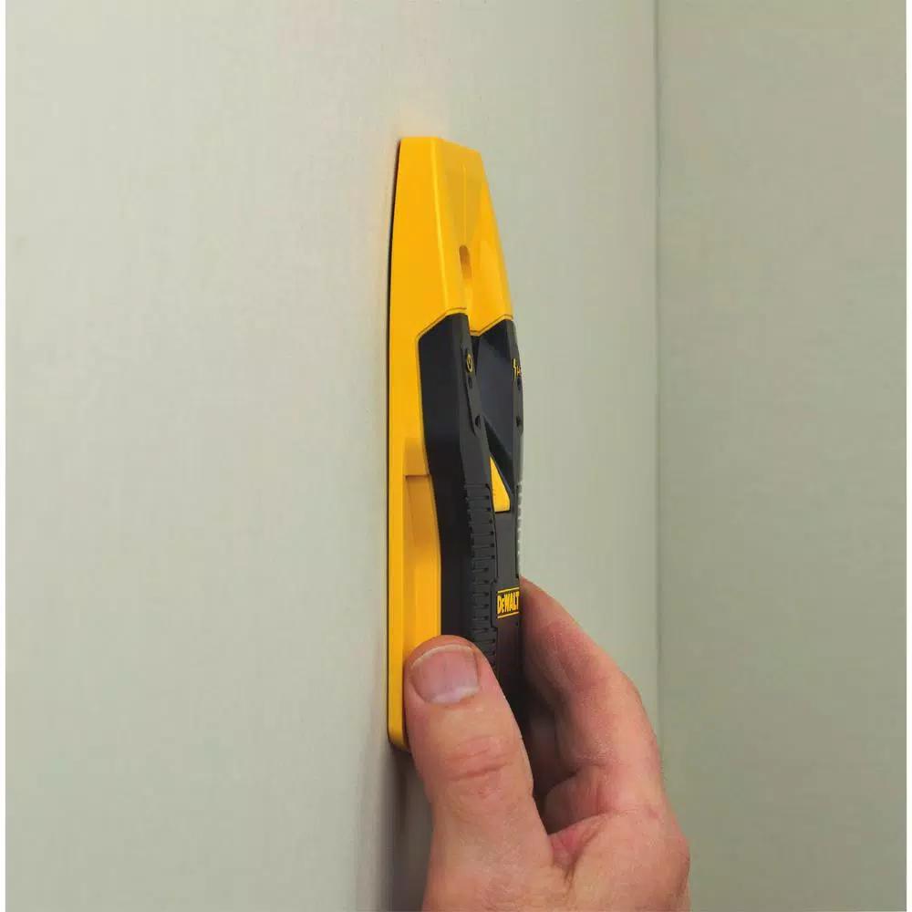 DEWALT 3/4 in. Center Sensor Stud Finder and 20 oz. Hammer Bundle