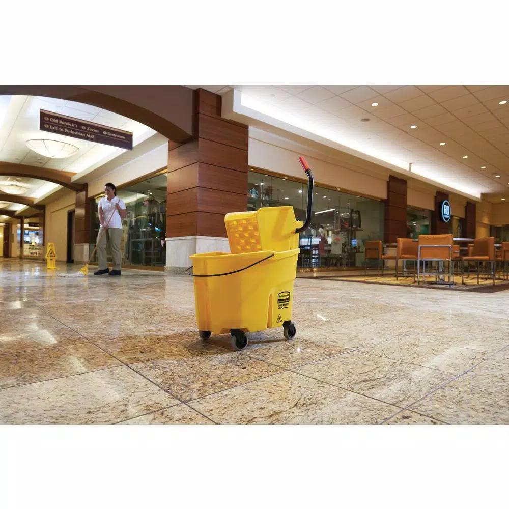 Rubbermaid Commercial Products Rubbermaid WaveBrake 35 Qt. Plastic Mop Bucket with Wringer, Yellow