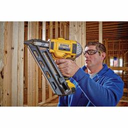 DEWALT 20V MAX XR Brushless 30-Degree Framing Nailer Kit with 4Ah and Bonus 5Ah Battery thumbnail 3