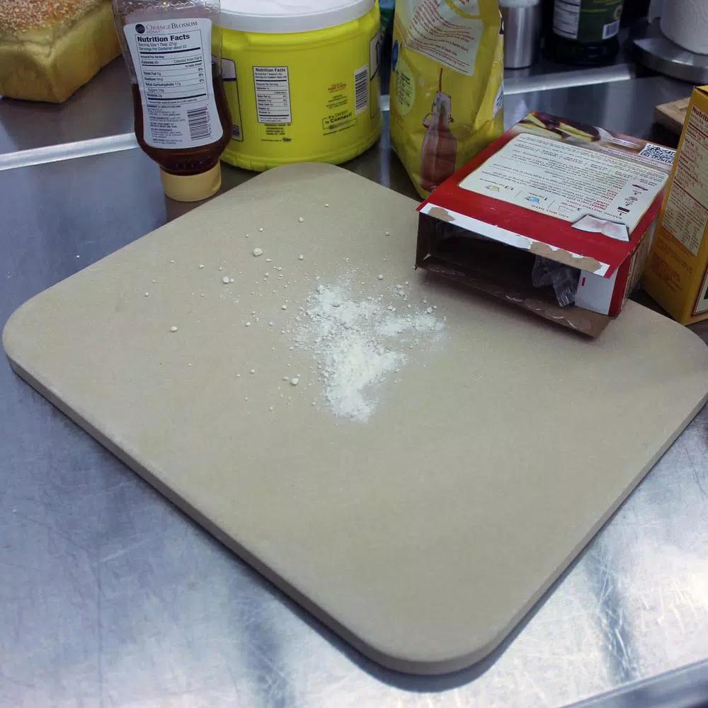 BergHOFF Leo Collection Cordierite Pizza Stone - Professional Grade Thermal Shock Resistant Stone