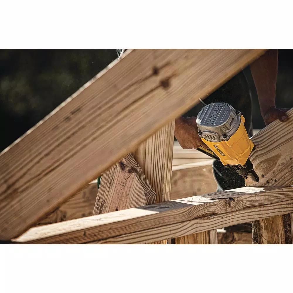 DEWALT DWHS 21-Degree Pneumatic Collated Framing Nailer with 2000-Pack Bonus 3 in. Metal Nails