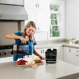 Ninja Foodi Cold and Hot Blender, 64 oz. Glass Pitcher, 1400-Peak-Watt High Speed Blender thumbnail 7