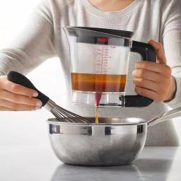 OXO Good Grips 4-Cup Fat Separator with Strainer and Non-Slip Handle thumbnail 6