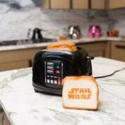 Uncanny Brands Star Wars Empire Collection Darth Vader 2-Slice Toaster thumbnail 5