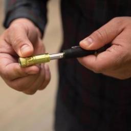 Klein Tools 3-in-1 HVAC Pocket Multibit Screwdriver with Concealable Tips and Schrader Bit thumbnail 5