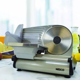 Nesco FS-200 Everyday 180W Electric Food Slicer with 7.5 in. German Solingen Blade thumbnail 4