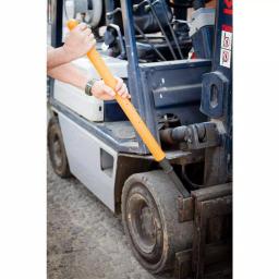Nupla 35 in. Composite Fiberglass Non-Conductive Pry Bar with Single End and Curved Tip thumbnail 2