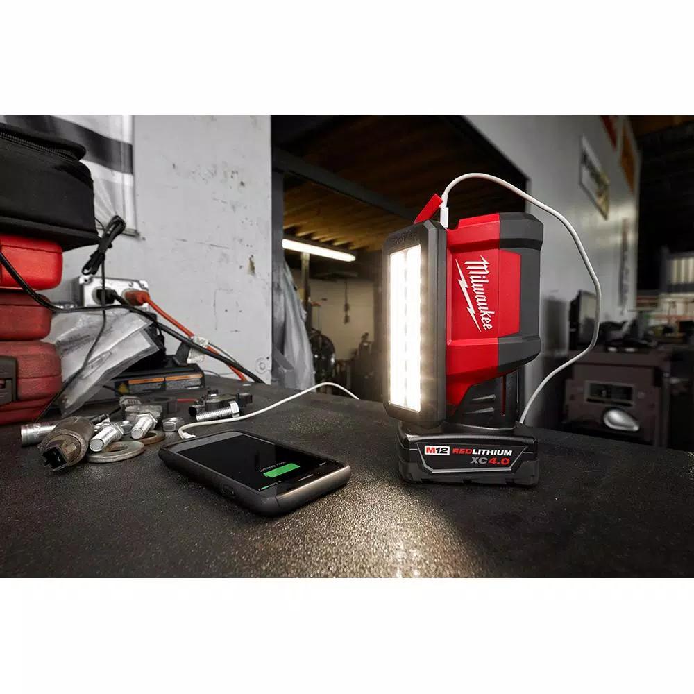 Milwaukee M12 ROVER 12V Lithium-Ion 700 Lumen Pivoting Flood Light with USB Charging