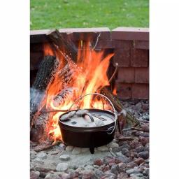 Lodge 4 Qt. Cast Iron Dutch Oven with Lid and Bail Handle thumbnail 4
