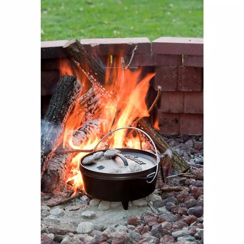 Lodge 4 Qt. Cast Iron Dutch Oven with Lid and Bail Handle