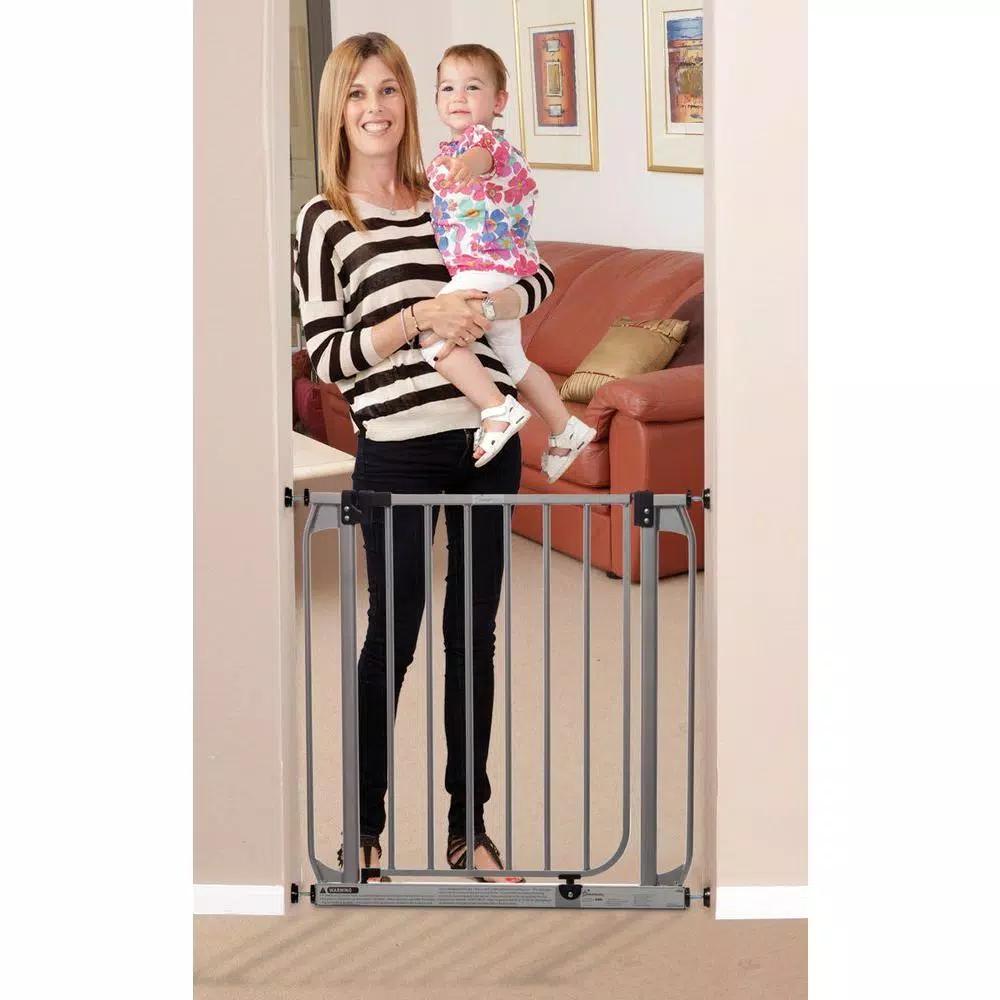 Dreambaby Dawson 29.5 in. Silver Auto-Close Security Gate with Stay-Open Feature