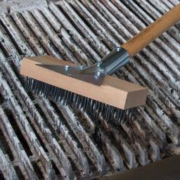 Carlisle Flatwire Oven and Grill Brush with Scraper and Wood Handle thumbnail 2