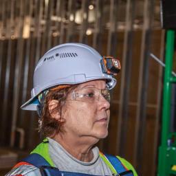 Klein Tools Hard Hat Headlamp and Magnetic Work Light thumbnail 4
