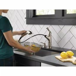 Delta Allentown Single-Handle Pull-Out Kitchen Faucet with Soap Dispenser, Stainless thumbnail 8