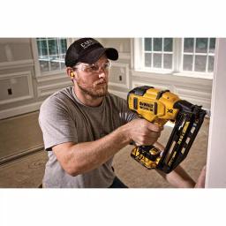 DEWALT 20V MAX 16-Gauge Cordless Angled Nailer Kit with Bonus DCD780B Compact Drill/Driver thumbnail 6