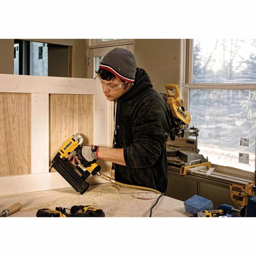 DEWALT 16-Gauge 2-1/2 in. Pneumatic Finish Nailer Kit with Bonus 18-Gauge Brad Nailer