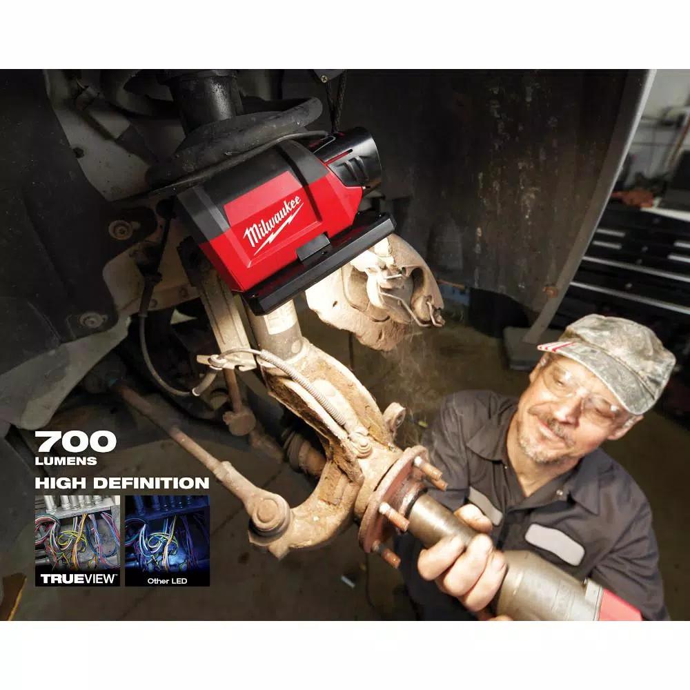 Milwaukee M12 ROVER 12V Lithium-Ion 700 Lumen Pivoting Flood Light with USB Charging