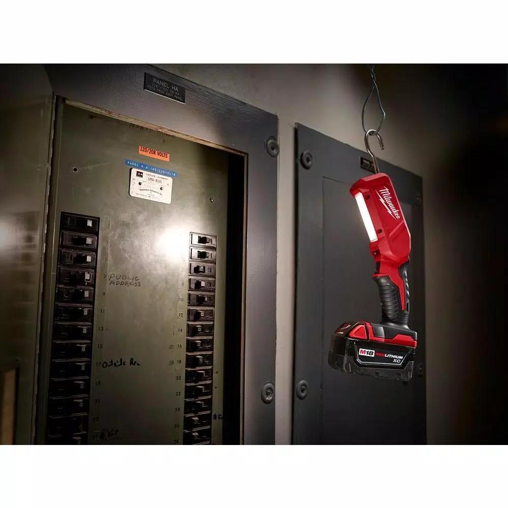 Milwaukee M18 18V Lithium-Ion Cordless 300 Lumen LED Stick Light (Tool-Only)