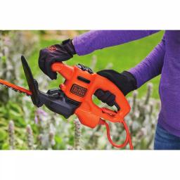 BLACK+DECKER 17 in. Corded Electric Hedge Trimmer, 3.2 Amp, Dual-Action Hardened Steel Blade thumbnail 4