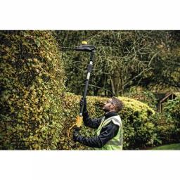 DEWALT 20V MAX Cordless Pole Hedge Trimmer Kit with 4.0Ah Battery, Charger, Sheath and Shoulder Strap thumbnail 8