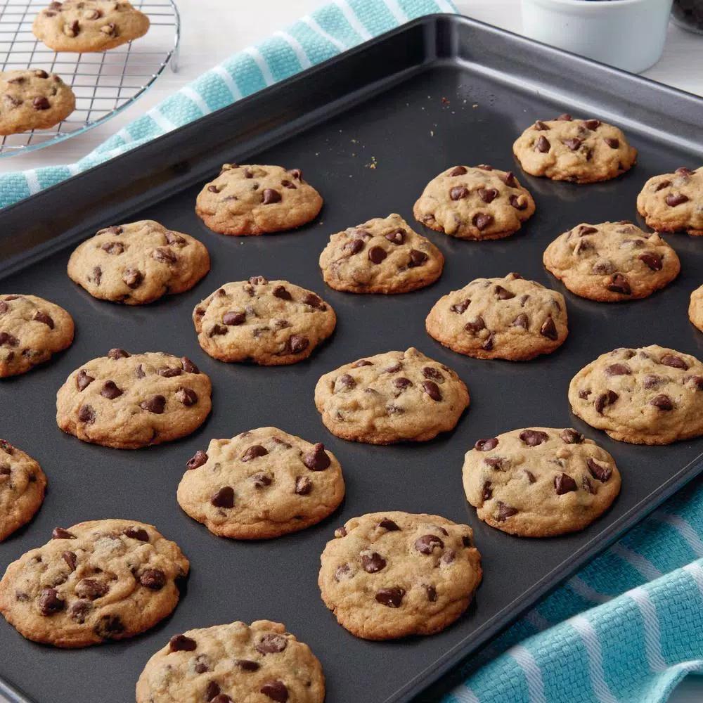 Wilton Perfect Results Premium Non-Stick Cookie Pan Set, 3-Piece