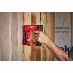 Milwaukee M12 12V Lithium-Ion Cordless 3/8 in. Crown Stapler Kit with 1.5Ah Battery, Charger & Bag thumbnail 7