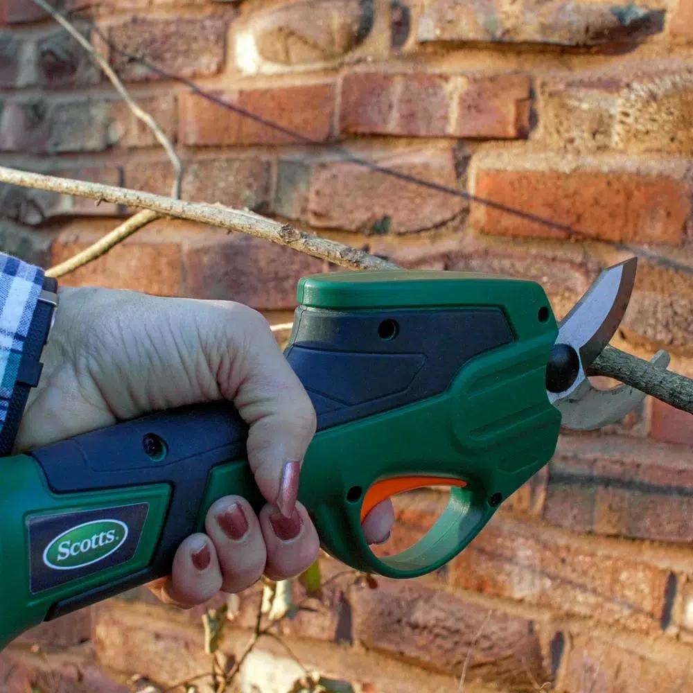 Scotts 7.2V Cordless Electric Pruner with 2 Ah Lithium-Ion Battery and Charger