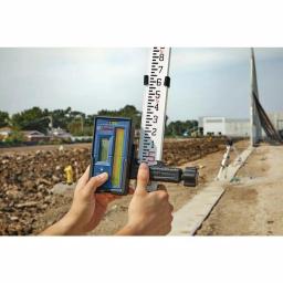 Bosch REVOLVE2000 Self-Leveling Horizontal/Vertical Rotary Laser Kit thumbnail 11