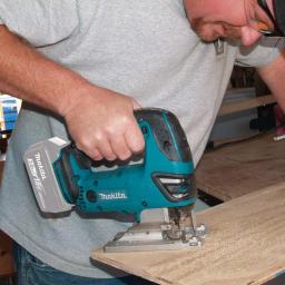 Makita 18V X2 LXT 12 in. Brushless Dual-Bevel Sliding Compound Miter Saw Kit with Bonus 18V LXT Jigsaw thumbnail 3