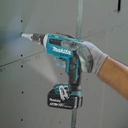 Makita 18V LXT Brushless Drywall Screwdriver & Cut-Out Tool 2-Piece Combo Kit with 5.0Ah Batteries thumbnail 8