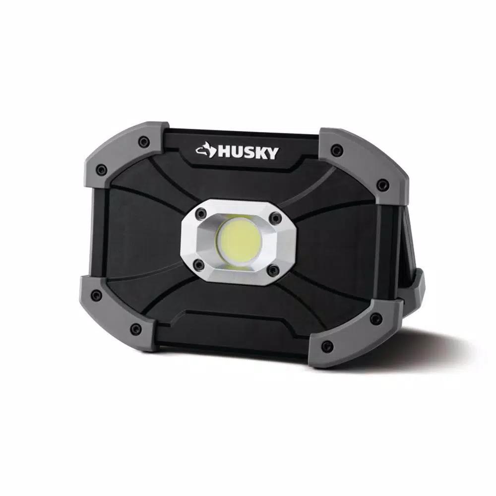 Husky 700 Lumens LED Utility Light with 180° Foldable Handle - Black