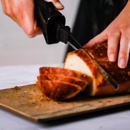 Ovente 17.5 in. Stainless Steel Electric Kitchen Knife with Sheath and Safety Button thumbnail 9