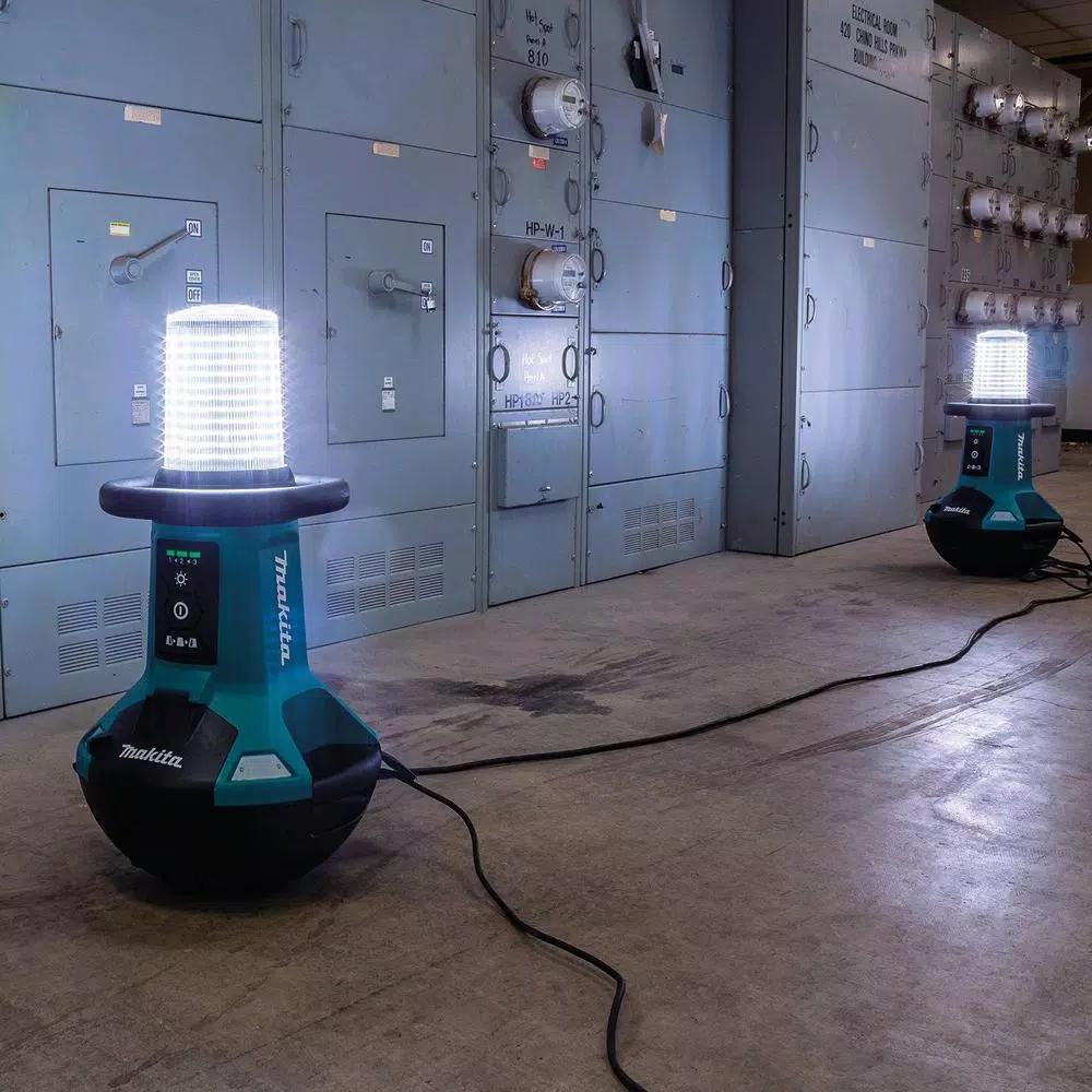 Makita 18V X2 LXT Cordless/Corded LED Upright Area Light, 5500 Lumens